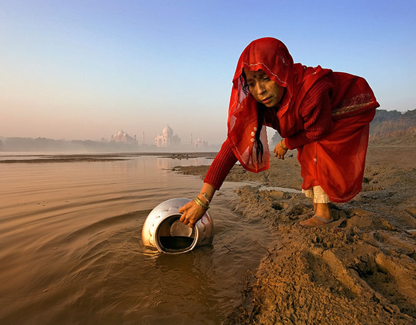 Women in Red by Yaman Ibrahim