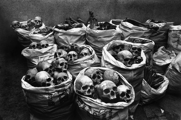 Bhopal Gas Tragedy by Raghu Rai