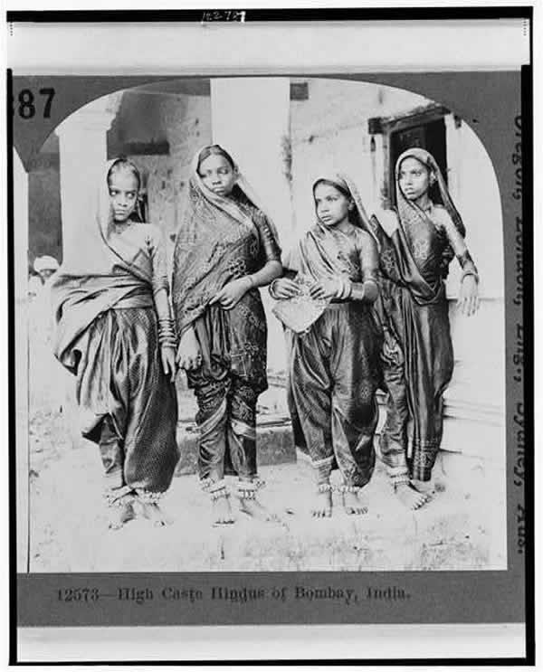 Portrait of Four Hindu Women - Bombay (Mumbai) - 1922