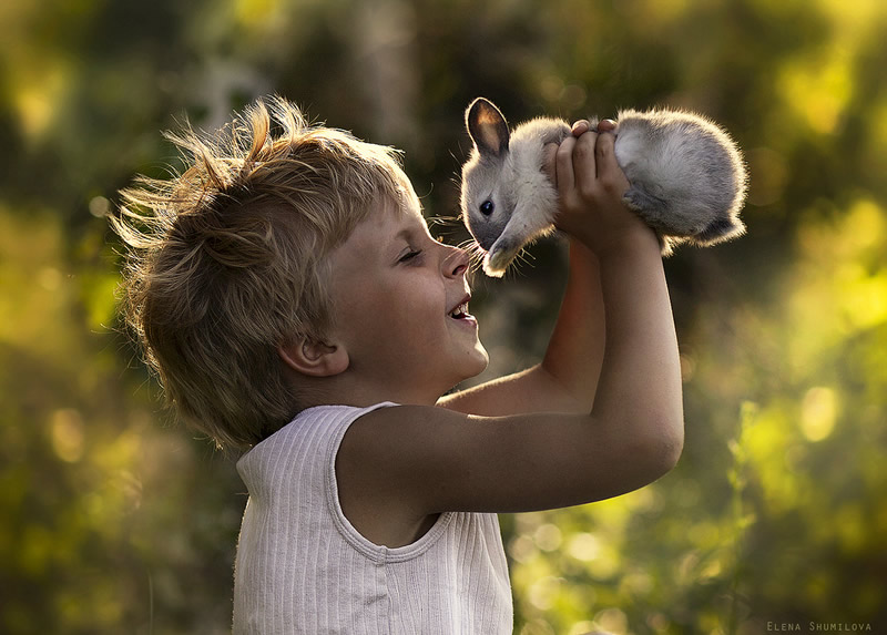 Elena Shumilova - Russian Mother Takes Amazing Portraits of Her Two Kids with Animals