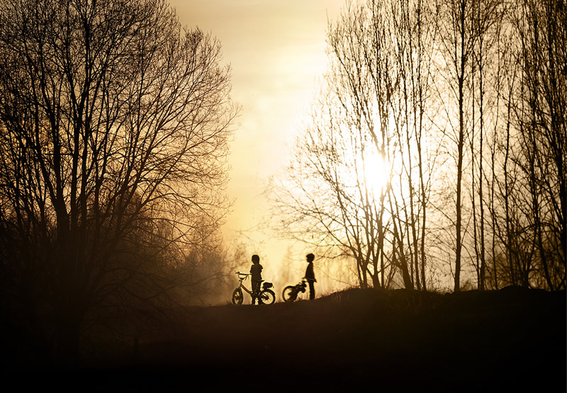 Elena Shumilova - Russian Mother Takes Amazing Portraits of Her Two Kids with Animals