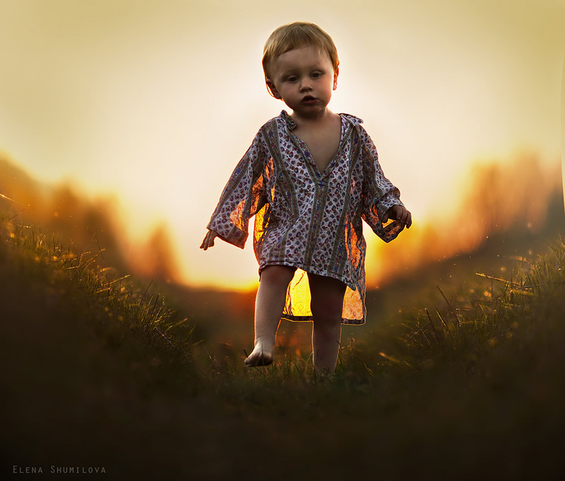 Elena Shumilova - Russian Mother Takes Amazing Portraits of Her Two Kids with Animals