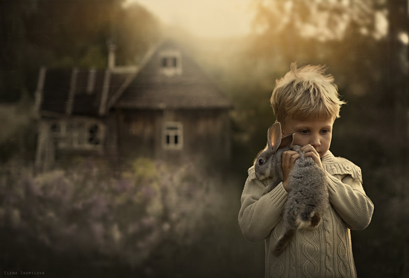 Elena Shumilova - Russian Mother Takes Amazing Portraits of Her Two Kids with Animals