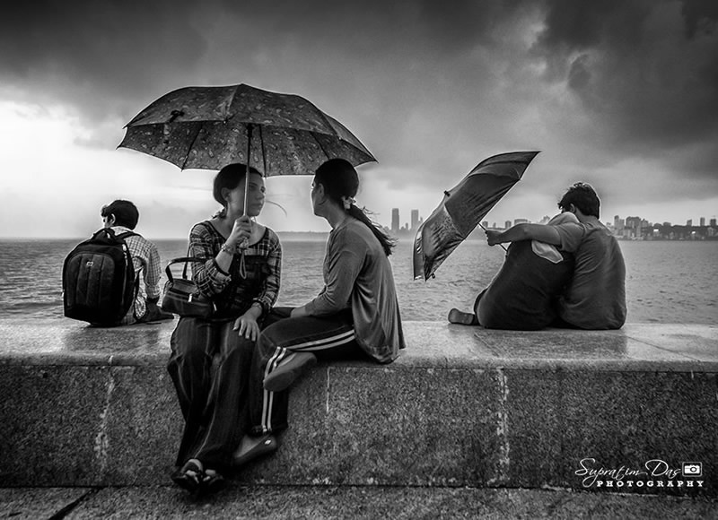 Street Photography in India - 50 Stunning Black and White Photos