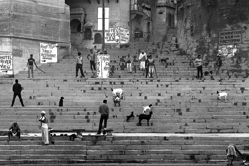 Street Photography in India - 50 Stunning Black and White Photos