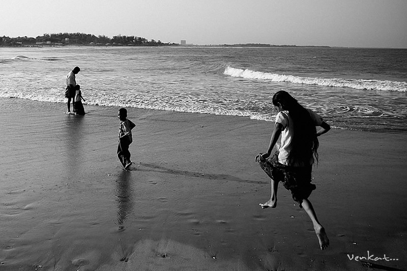 Street Photography in India - 50 Stunning Black and White Photos