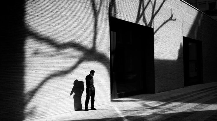 Magic with geometrical patterns in Street Photography by Rupert Vandervell