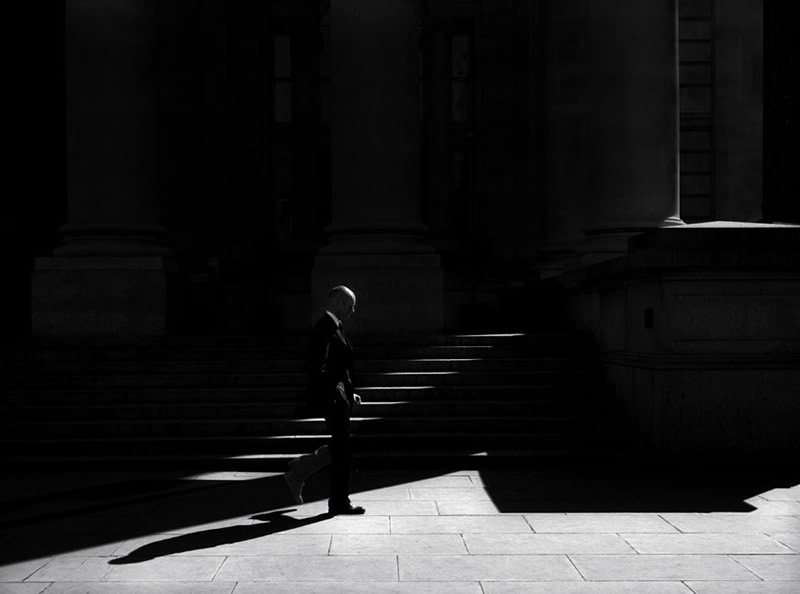 Magic with geometrical patterns in Street Photography by Rupert Vandervell