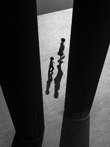 Magic with geometrical patterns in Street Photography by Rupert Vandervell