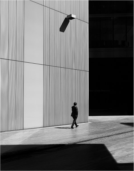 Magic with geometrical patterns in Street Photography by Rupert Vandervell