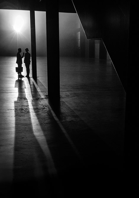 Magic with geometrical patterns in Street Photography by Rupert Vandervell