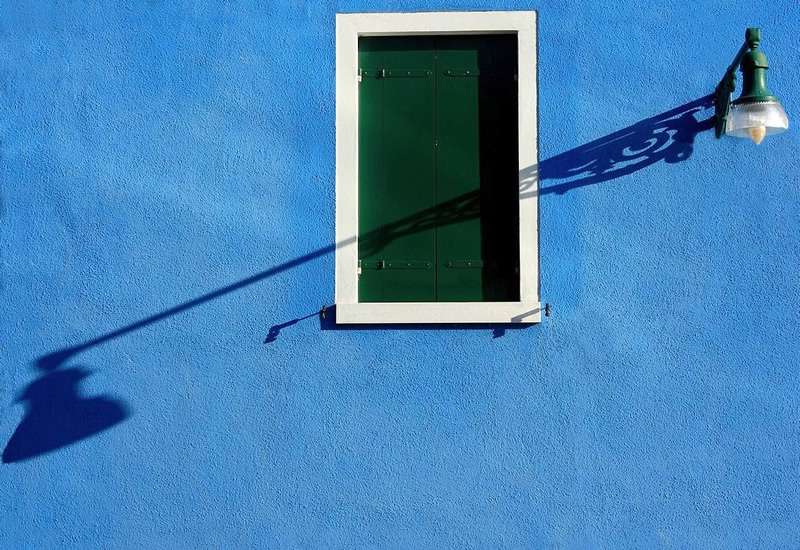 Abstractive and Minimalism Street Photography by Giovanni Tisocco