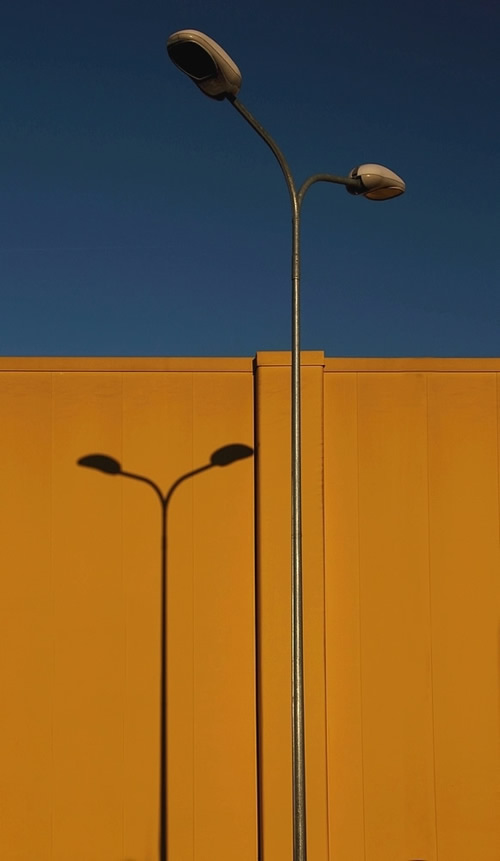 Abstractive and Minimalism Street Photography by Giovanni Tisocco