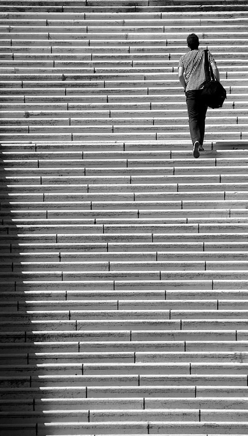 Abstractive and Minimalism Street Photography by Giovanni Tisocco