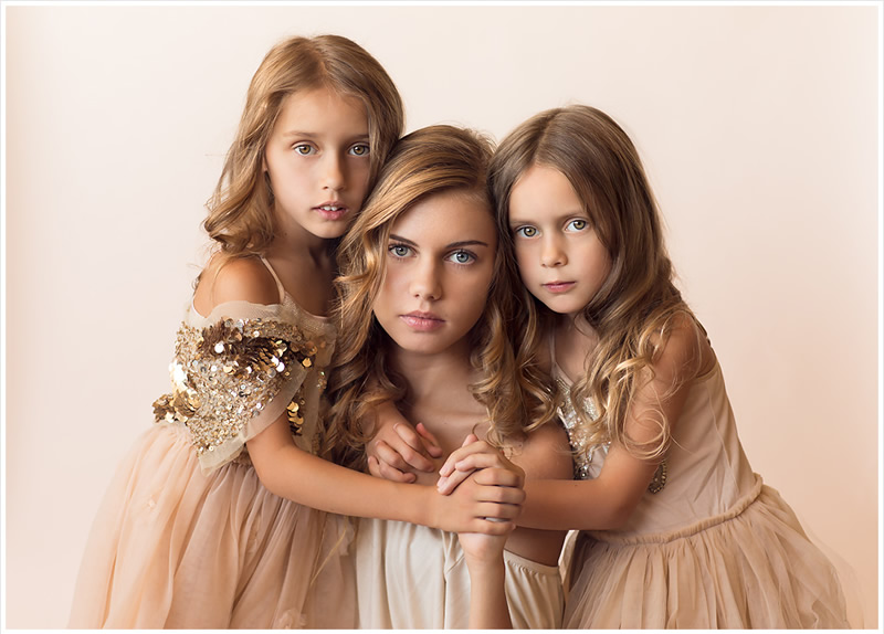 New Born and Children Portrait Photography by Lisa Holloway