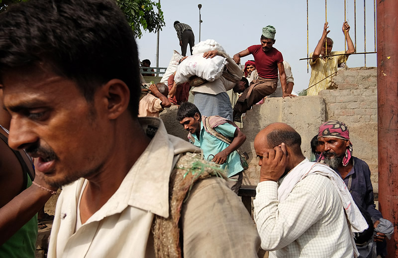 Getting the Layers Right in Street Photography by Vineet Vohra