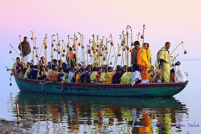 50 Extraordinary Photographs that can happen only in India