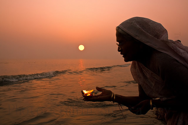 50 Extraordinary Photographs that can happen only in India