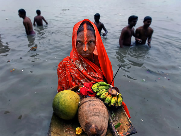 50 Extraordinary Photographs that can happen only in India