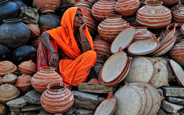 50 Extraordinary Photographs that can happen only in India