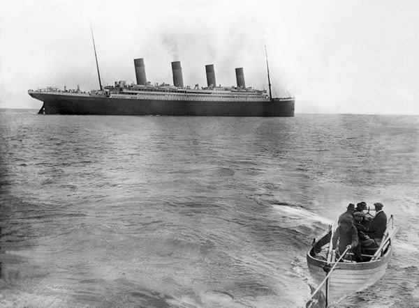 The last known photo of the Titanic.