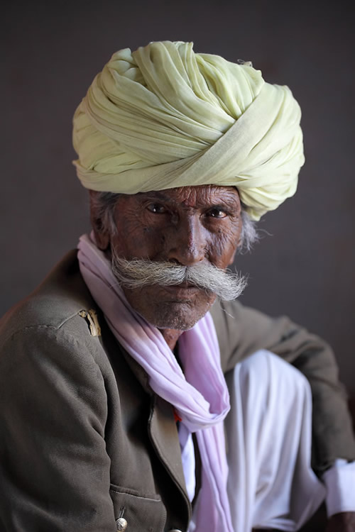 Bangladesh Photographer Pronov Ghosh Captures The Soulful Portraits of Cultural People 