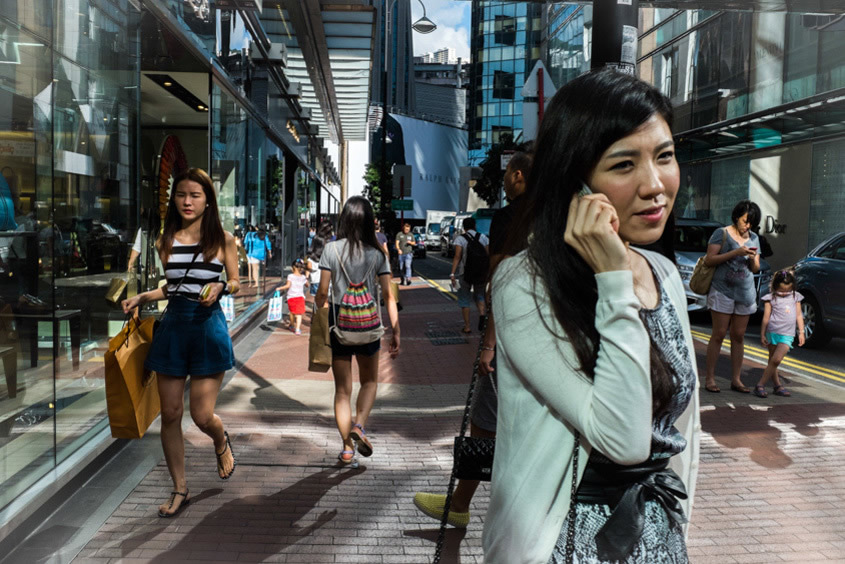 Larry Hallegua - Fantastic Street Photographer from UK