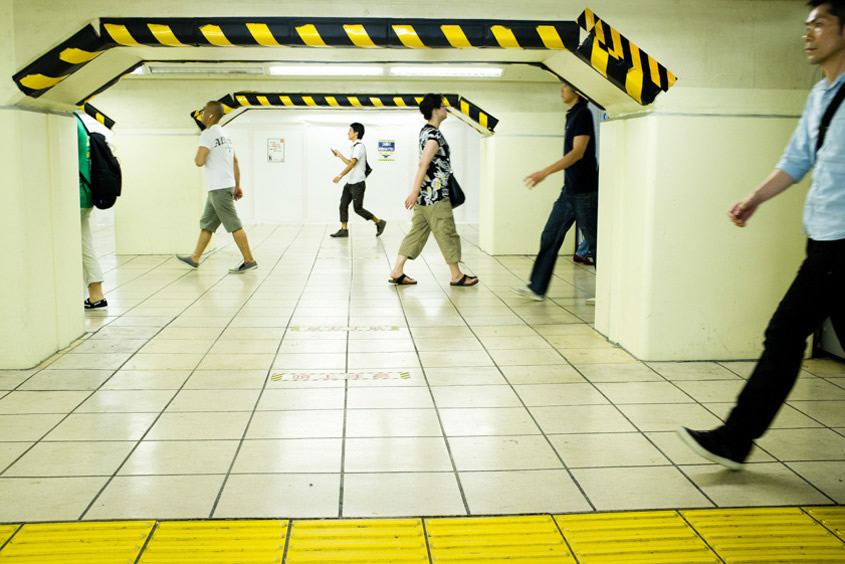 Larry Hallegua - Fantastic Street Photographer from UK