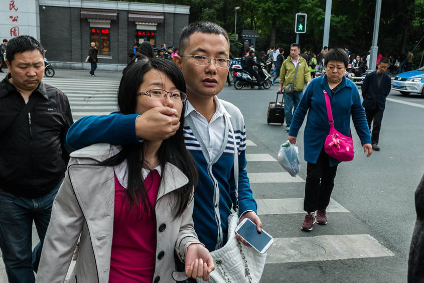 Larry Hallegua - Fantastic Street Photographer from UK