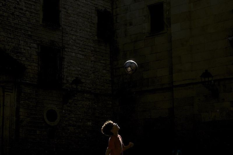 Stunning Street Photography by Ignasi Raventós from Barcelona