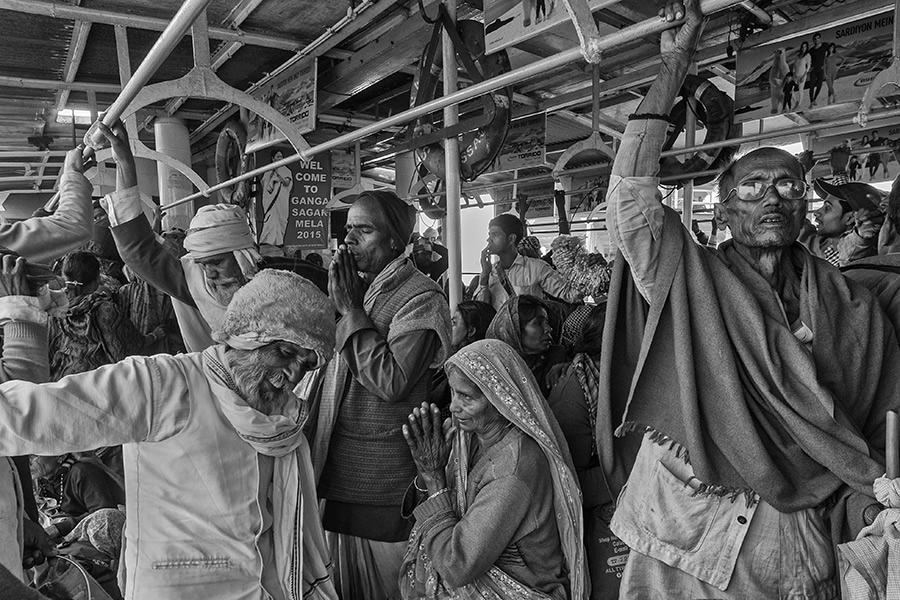 The Gangasagar Mela - Photo Series By Indian Photographer Sushavan Nandy