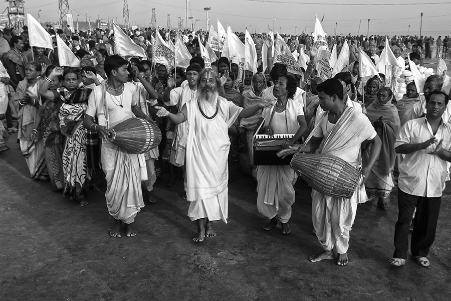 The Gangasagar Mela - Photo Series By Indian Photographer Sushavan Nandy