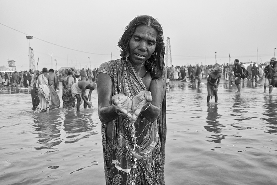 The Gangasagar Mela - Photo Series By Indian Photographer Sushavan Nandy