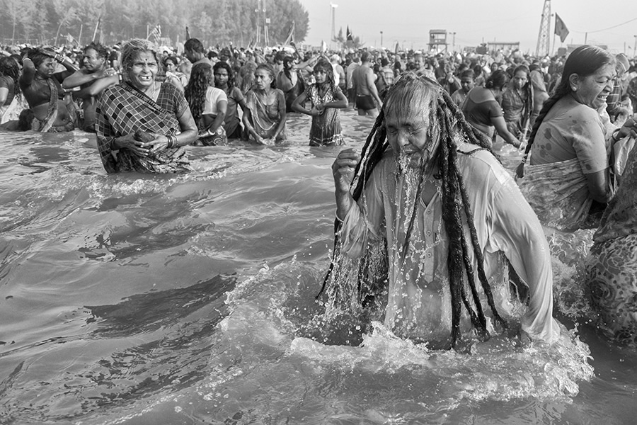 The Gangasagar Mela - Photo Series By Indian Photographer Sushavan Nandy