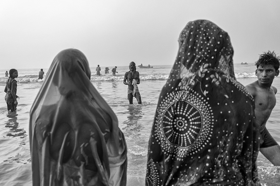 The Gangasagar Mela - Photo Series By Indian Photographer Sushavan Nandy