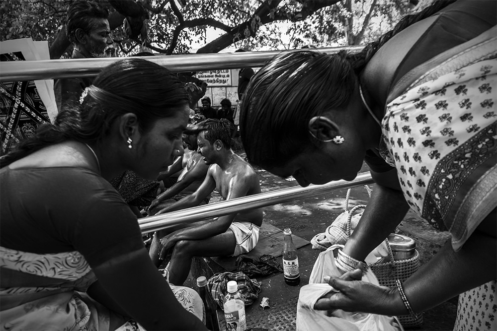 Malishwalas Of Hogenakkal - Photo Series By Rajarshi Chakraborty