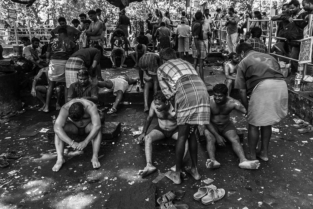 Malishwalas Of Hogenakkal - Photo Series By Rajarshi Chakraborty