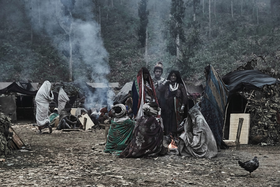 The Last Nomadic Hunters And Gatherers Of The Himalayas - Photo Series By Jan Moller Hansen