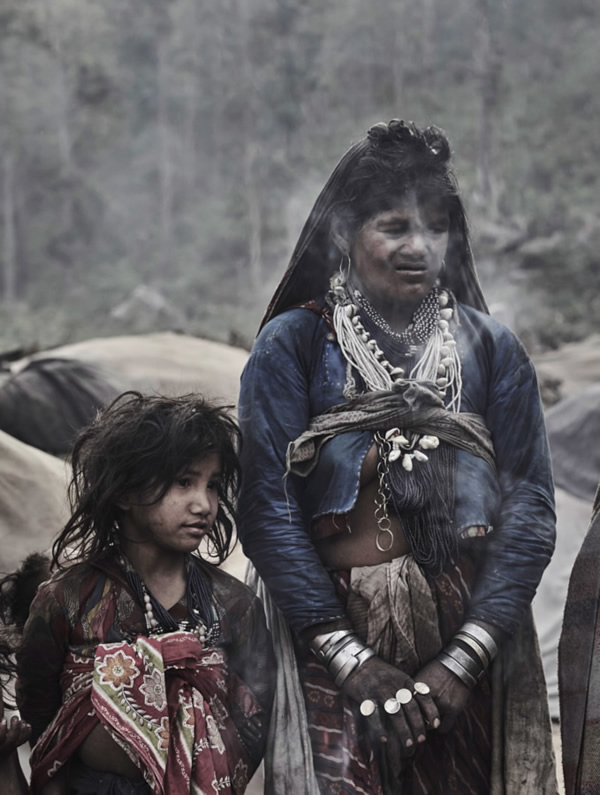 The Last Nomadic Hunters And Gatherers Of The Himalayas - Photo Series By Jan Moller Hansen