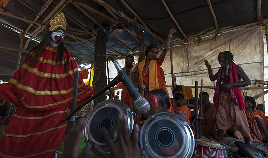 Daily Life of a Common Man: Kali - Photo Story By Suvankar Sen