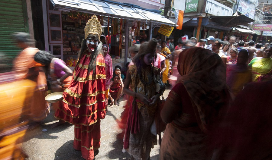 Daily Life of a Common Man: Kali - Photo Story By Suvankar Sen