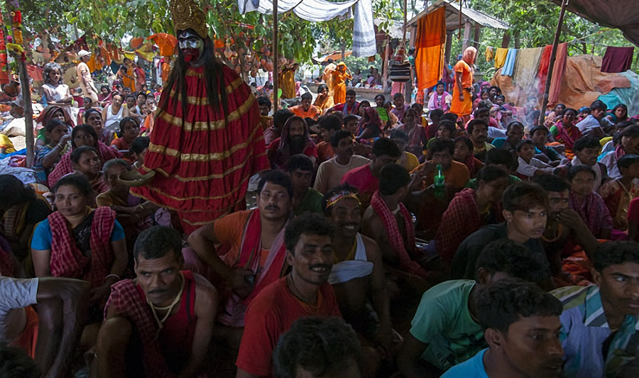 Daily Life of a Common Man: Kali - Photo Story By Suvankar Sen