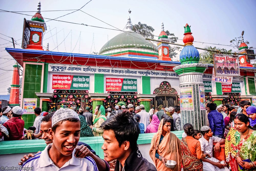 Fair And A Bond At The Border - Photo Series By Amlan Sanyal