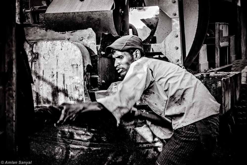 Men At Work - Photo Essay By Indian Photographer Amlan Sanyal