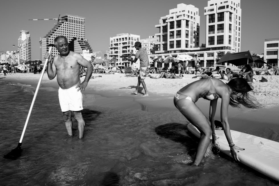 Roy Rozanski - Street Photographer from Israel