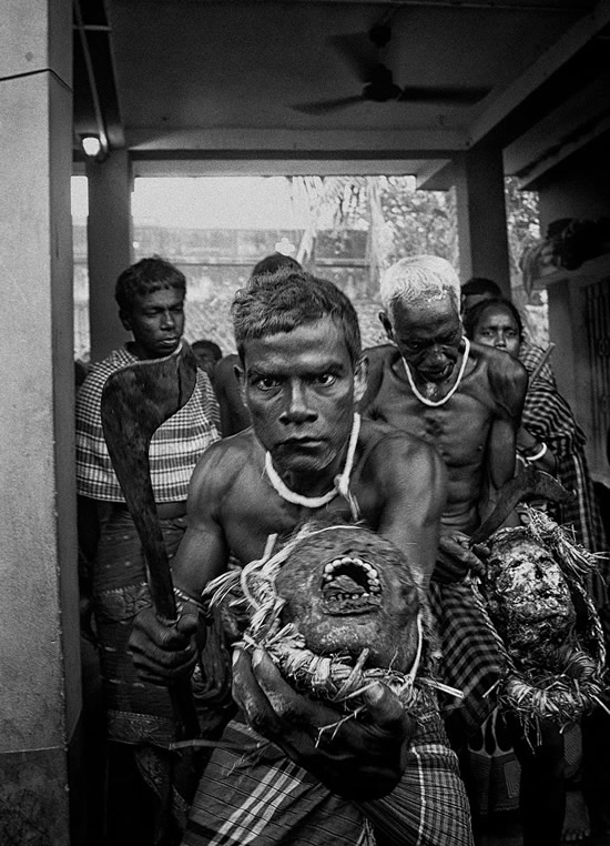 The Faith of Life - Photo Series About Gajan Festival in West Bengal By Avishek Das