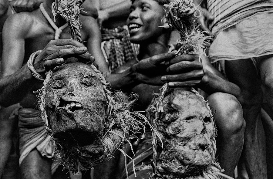 The Faith of Life - Photo Series About Gajan Festival in West Bengal By Avishek Das