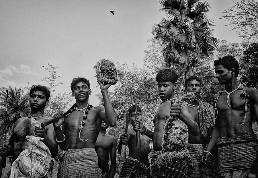 The Faith of Life - Photo Series About Gajan Festival in West Bengal By Avishek Das