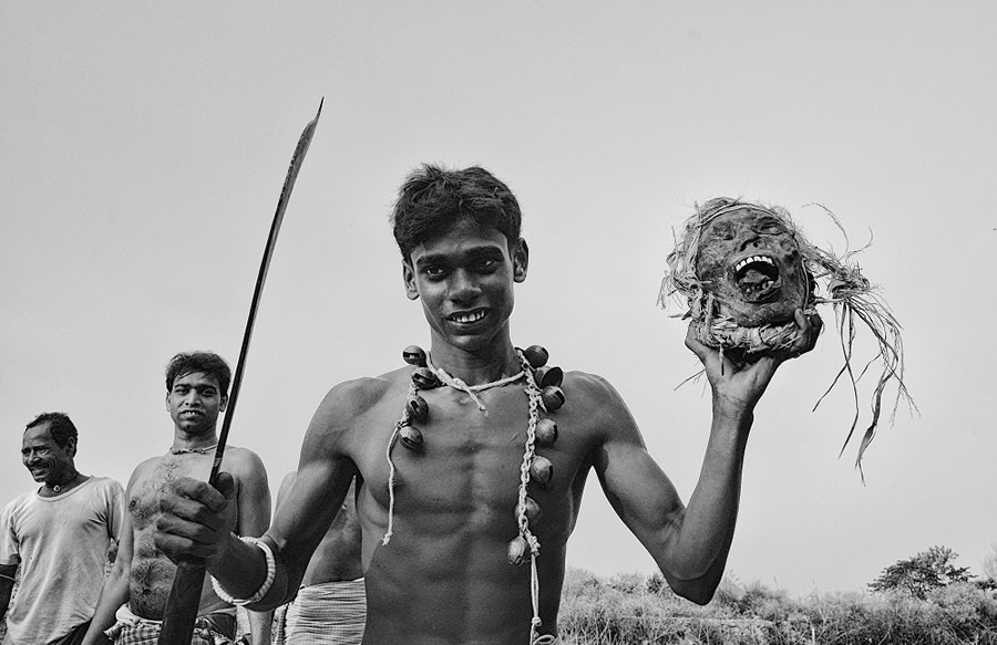 The Faith of Life - Photo Series About Gajan Festival in West Bengal By Avishek Das