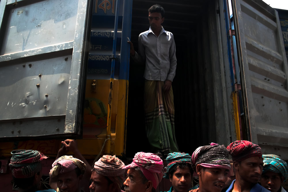 Faisal Bin Rahman Shuvo - Street Photographer from Bangladesh